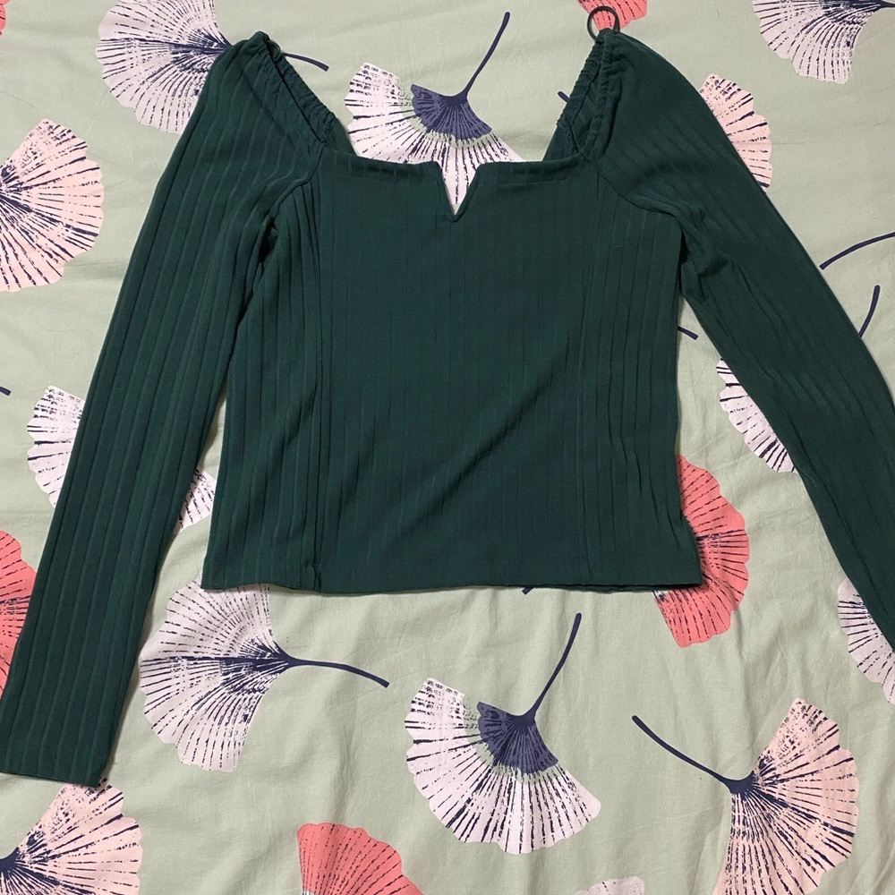COPY - Free people cropped on/off shoulder top. New
